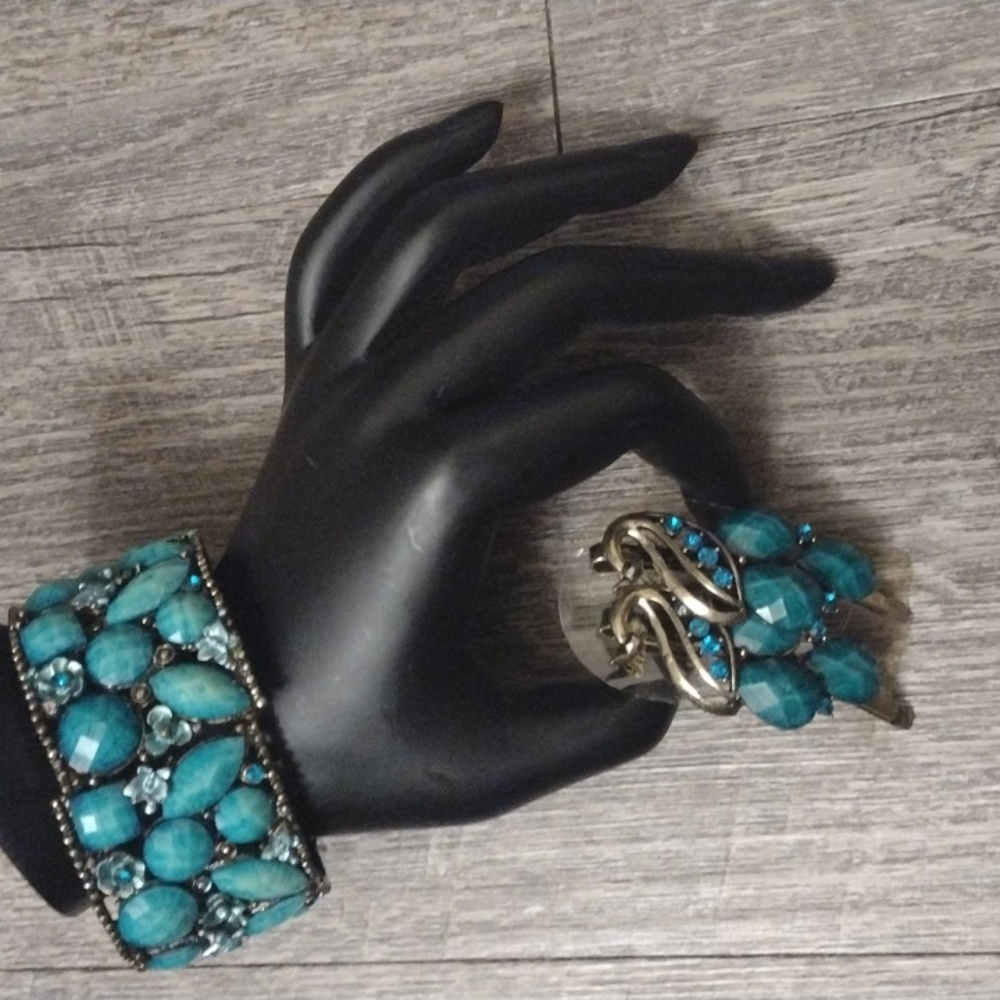 Antique Brass Tone Cuff Bracelet and Hair Pins Set